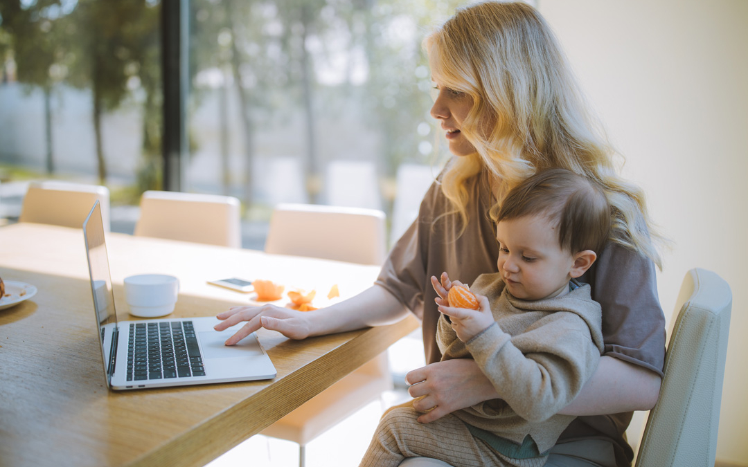 Stress: læs om alarmberedskab, stresssymptomer, tvivle på sig selv, katastrofetanker, bekymringer, forestillinger, mentalt overarbejde, opmærksomhed, tanker, tankeprocesser, work-life-balance, ro, overskud, trivsel, tro på sig selv. Kontakt Coachingzonen